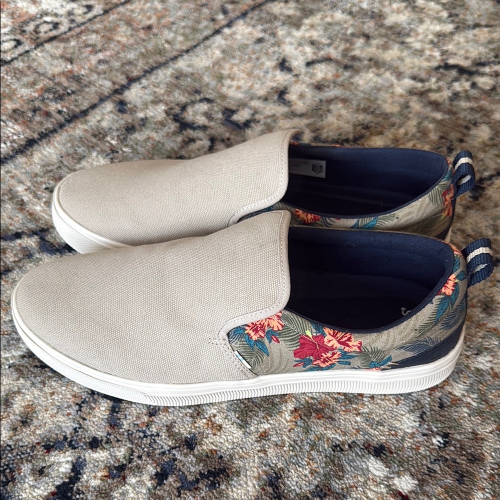 NWOT TOMS Trvl Lite slip on shoes sz 10.5